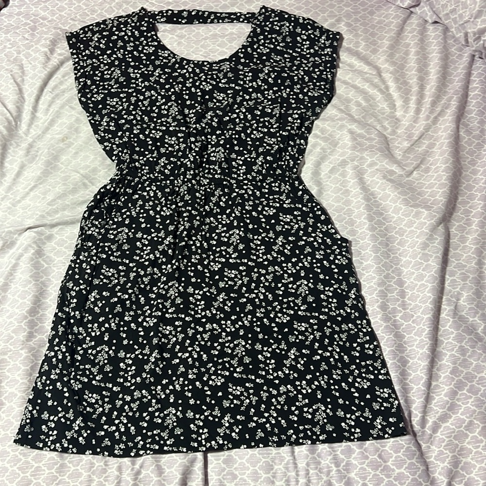 Floral Dress w/ Pockets